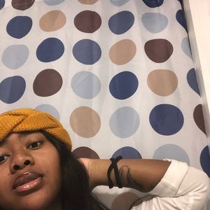 Meet your Posher, Nakya